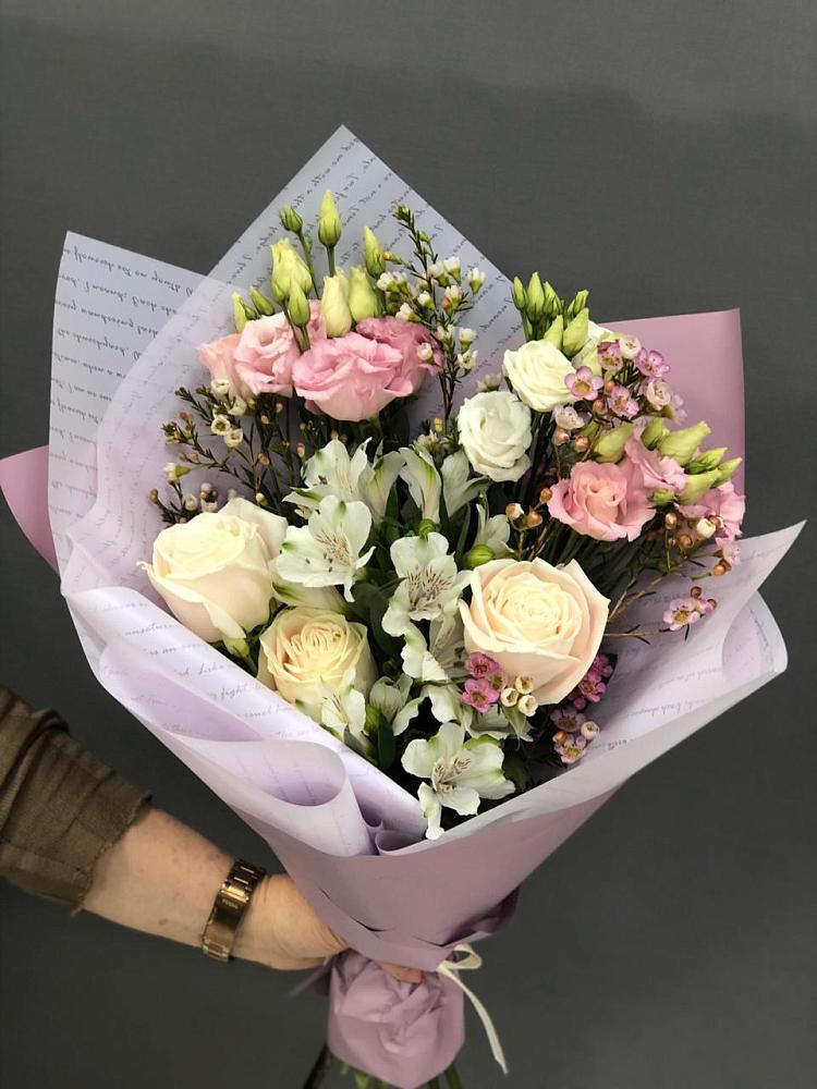 Букет цветов из: Альстромерии, Розы и Лизиантусы в Иваньково 