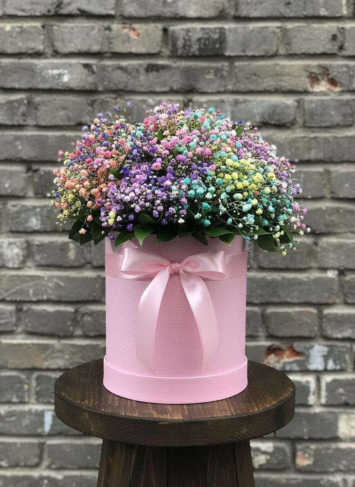 Цветочная композиция из Гипсофила и Розы в шляпной коробке в Иваньково 