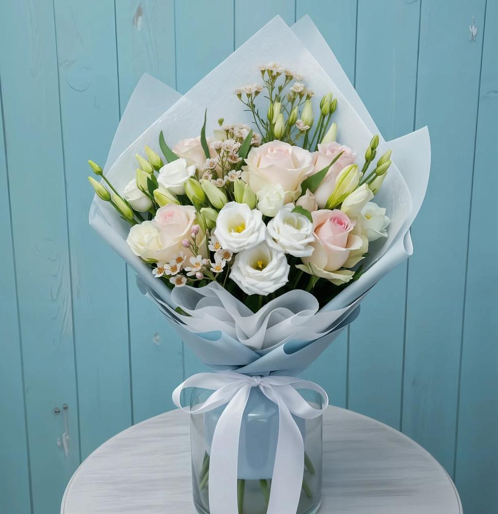 Букет цветов из: Розы и Лизиантусы в Иваньково 