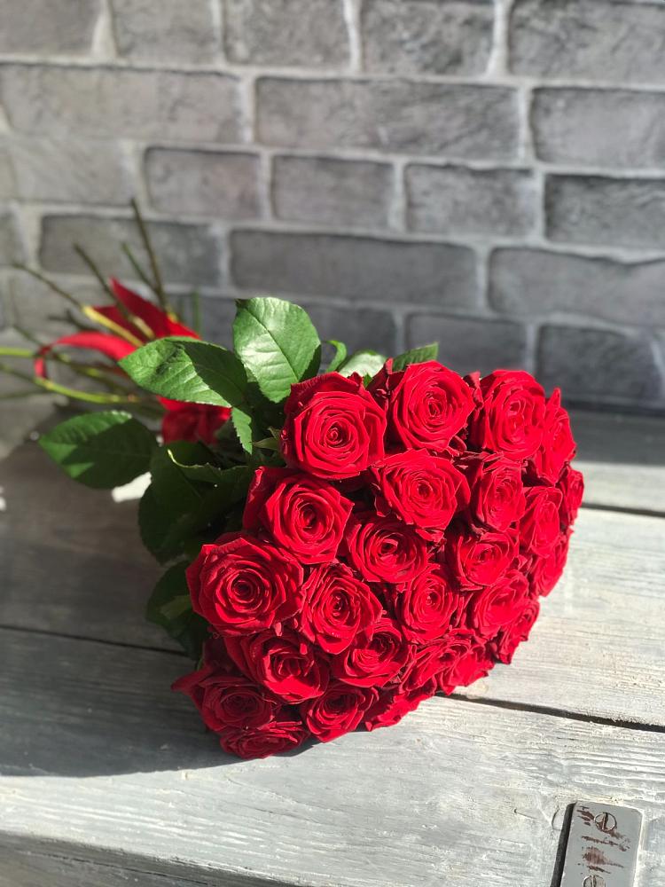 Букет Красные розы Фридом в Иваньково 