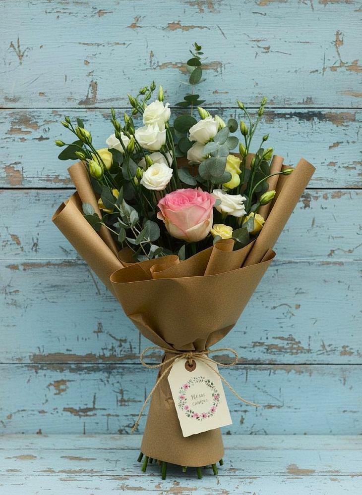 Букет цветов из: Розы и Лизиантусы в Иваньково 