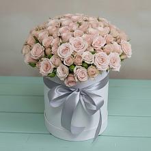 Цветочная композиция из Розы в шляпной коробке в Иваньково 