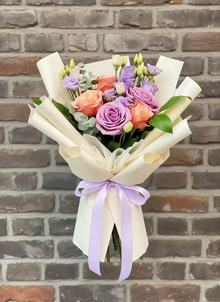 Букет цветов из: Лизиантусы и Розы в Иваньково 