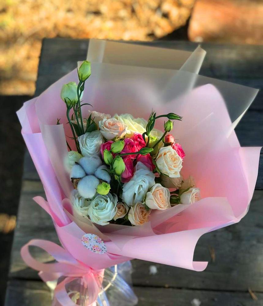 Букет цветов из: Розы и Лизиантусы в Иваньково 