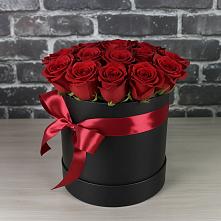 Цветочная композиция из Розы в шляпной коробке в Иваньково 