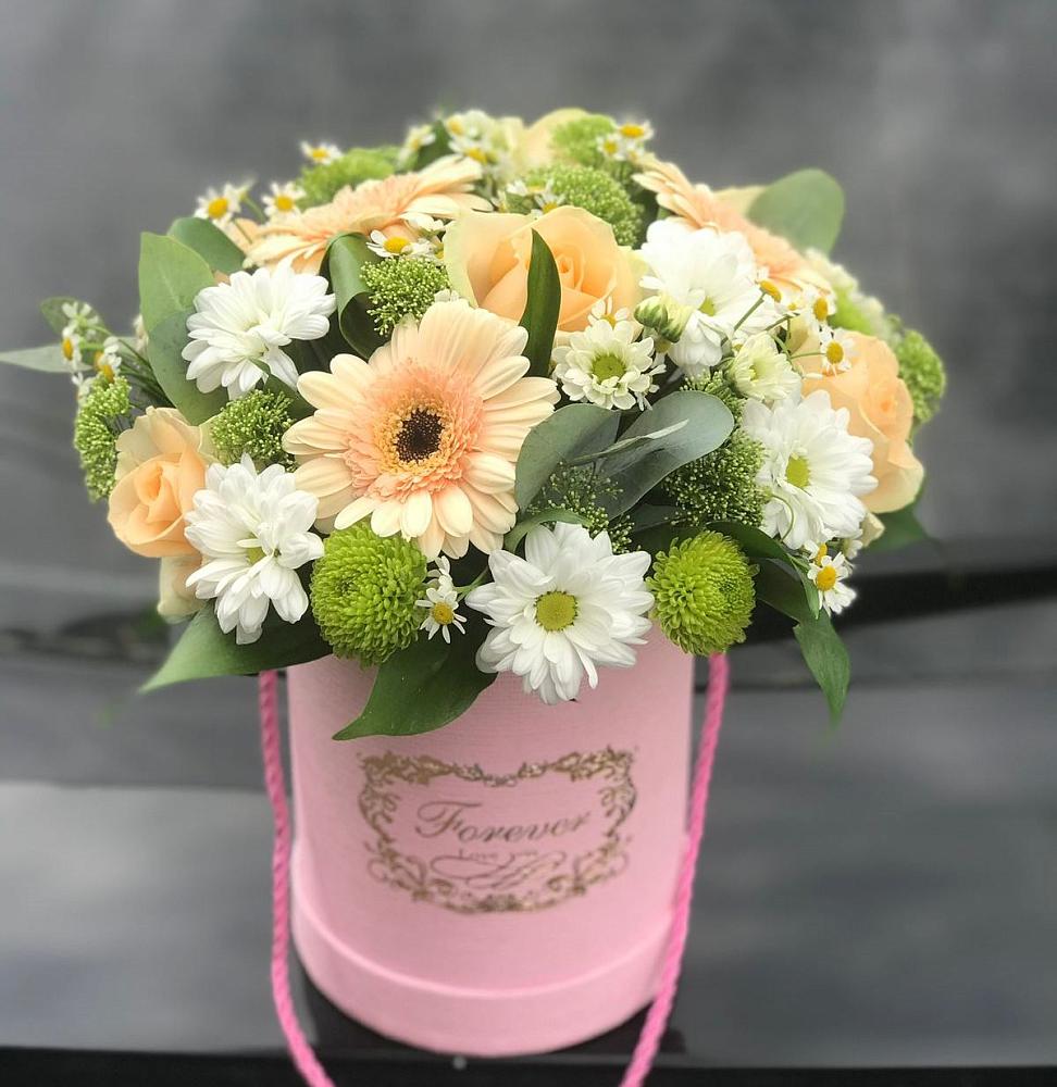 Цветочная композиция из Розы, Герберы и Хризантемы в шляпной коробке в Иваньково 