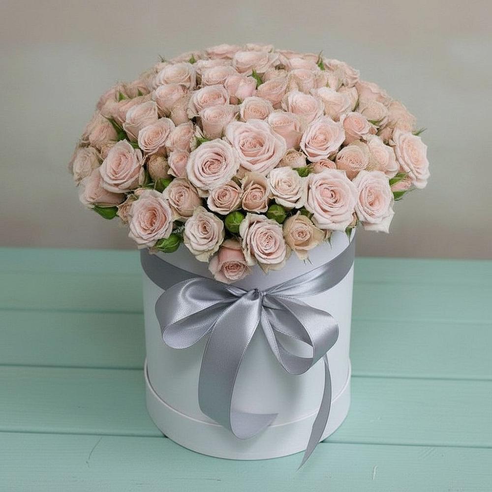 Цветочная композиция из Розы в шляпной коробке в Иваньково 